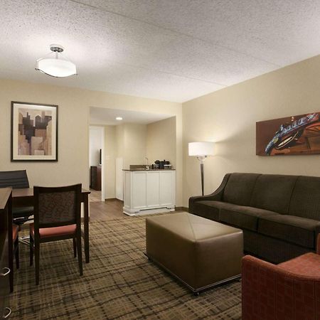 Embassy Suites Cleveland - Beachwood Εξωτερικό φωτογραφία